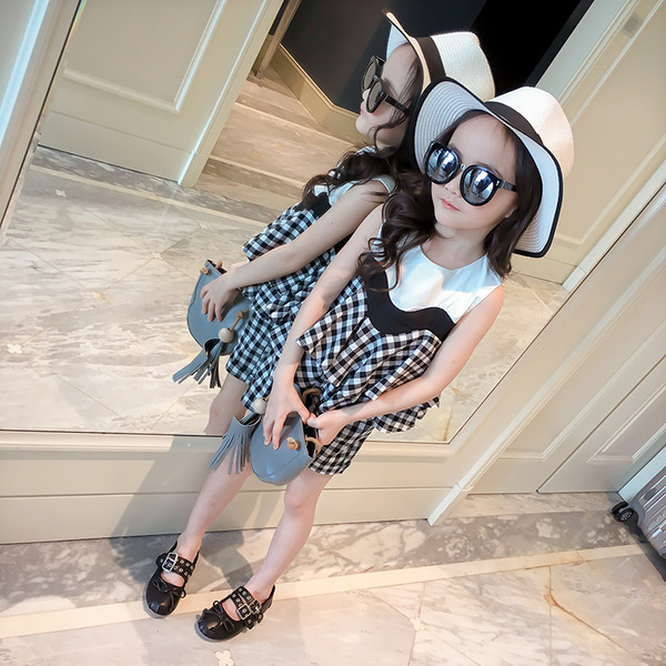 Карирано летно момичешко костюмче от две части