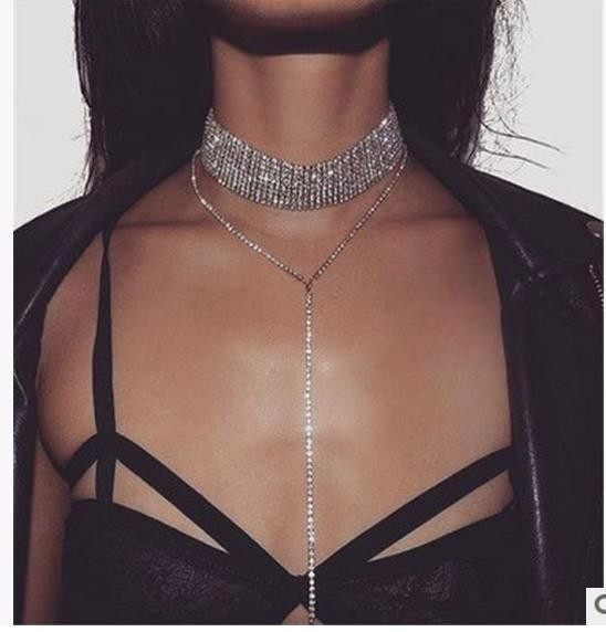 Стилен дамски чокър за врата с дълга красива висулка