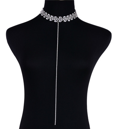 Уникален дамски чокър в лъскави мотиви и красива висулка