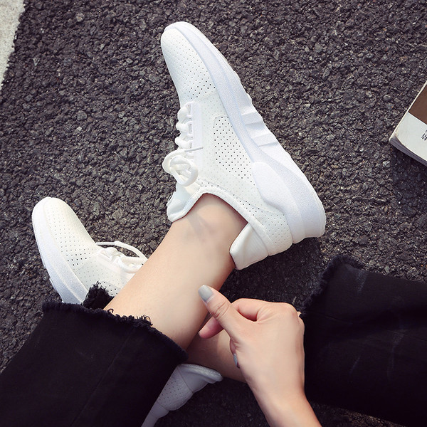 Άνετα και αναπεύσιμα γυναικεία παπούτσια  σε 3 διαφορετικά χρώματα και μοτίβα