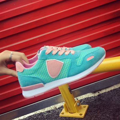 Κομψά γυναικεία αναπνεύσιμα αθλητικά παπούτσια σε διάφορα σχέδια και χρώματα