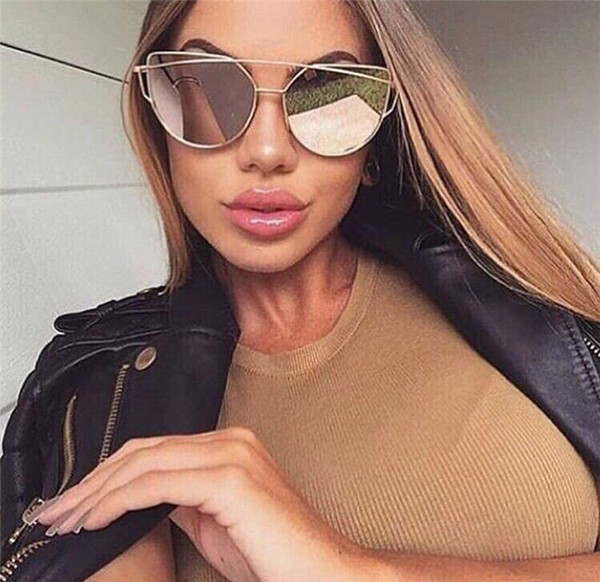 γυαλιά Πολλές κομψό γυναικών σε πολλά διαφορετικά χρώματα