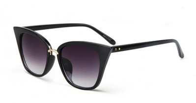 Κομψό κυρίες γυαλιά με ενδιαφέροντα καρέ - πολλά διαφορετικά μοντέλα