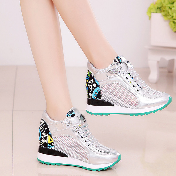 Γυναικεία  αναπνεύσιμα πάνινα παπούτσια με κορδόνια  και λουράκια βελκρό  με σχέδια - 2 χρώματα