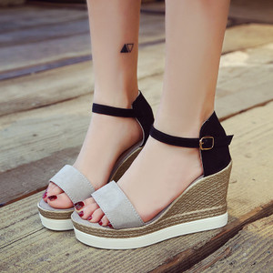 Μεγάλη πολύχρωμο κυρίες σανδάλια υψηλής πλατφόρμα - 8 χρώματα