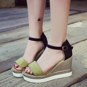 Μεγάλη πολύχρωμο κυρίες σανδάλια υψηλής πλατφόρμα - 8 χρώματα