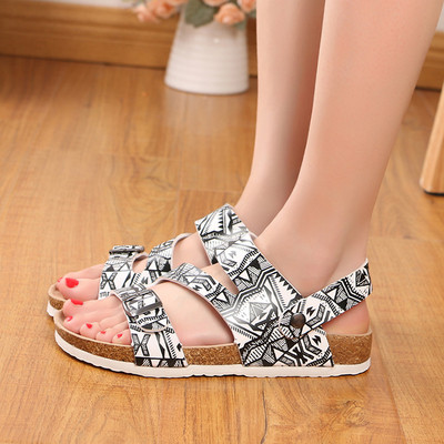 Κομψή περιστασιακά σανδάλια - διαφορετικά μοντέλα και σχέδια