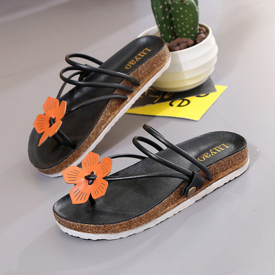 Симпатични дамски сандали с тънки каишки и цветенце