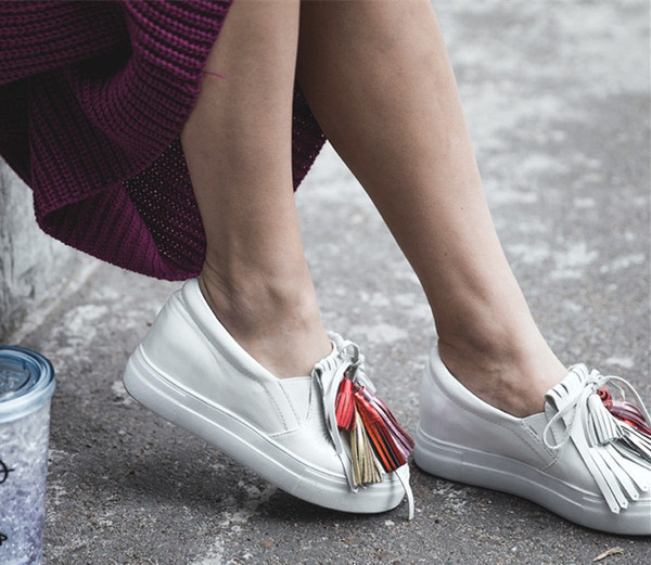 Casual  πολύ άνετα γυναικεία παπούτσια με όμορφες ριγέ φούντες - 2 χρώματα