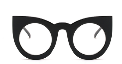 Μεγάλη κυρίες γυαλιά με ένα ενδιαφέρον σχήμα του γυαλιού και του πλαισίου