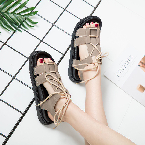 Ежедневни дамски сандали с много интересни връзки в Римски стил