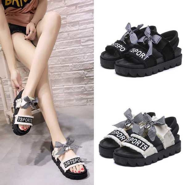 Κομψό κυρίες σανδάλια με κορδέλα κατάλληλο για τη ζωή