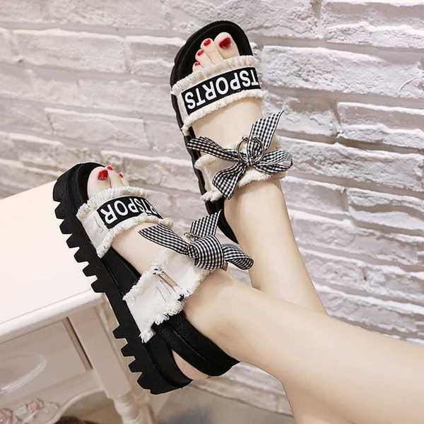 Κομψό κυρίες σανδάλια με κορδέλα κατάλληλο για τη ζωή