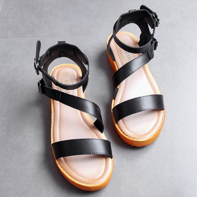 Κομψή, δερμάτινα σανδάλια με λουριά σε μαύρο, λευκό και καφέ