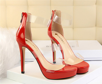 Πολύ ενδιαφέρον κυρίες σανδάλια με ψηλά τακούνια με τιράντες σιλικόνης