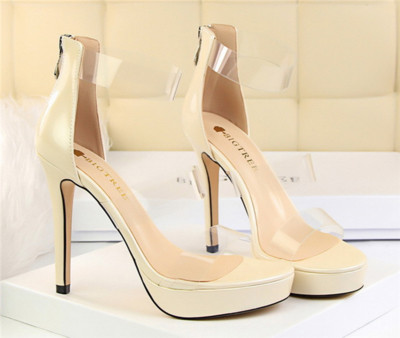 Πολύ ενδιαφέρον κυρίες σανδάλια με ψηλά τακούνια με τιράντες σιλικόνης