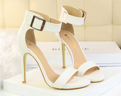 Μεγάλη κυρίες σανδάλια με ψηλά τακούνια - 8 χρώματα