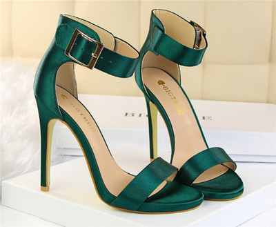 Μεγάλη κυρίες σανδάλια με ψηλά τακούνια - 8 χρώματα