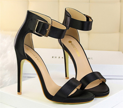 Μεγάλη κυρίες σανδάλια με ψηλά τακούνια - 8 χρώματα