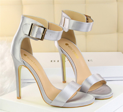 Μεγάλη κυρίες σανδάλια με ψηλά τακούνια - 8 χρώματα