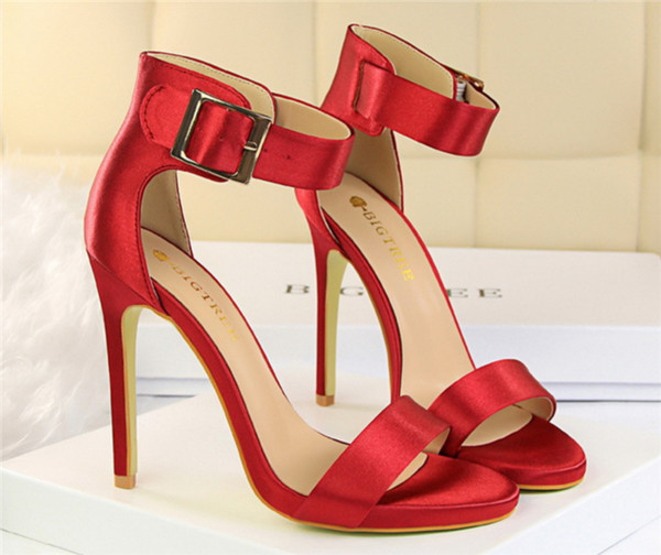 Μεγάλη κυρίες σανδάλια με ψηλά τακούνια - 8 χρώματα