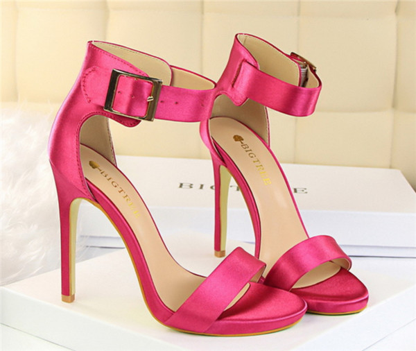 Μεγάλη κυρίες σανδάλια με ψηλά τακούνια - 8 χρώματα
