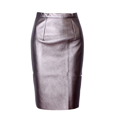 Μια μεγάλη καθημερινή κυρίες φούστα σε μια ποικιλία χρωμάτων