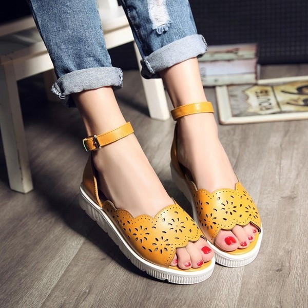 Γλυκό καλοκαίρι κυρίες σανδάλια σε πολλά χρώματα με μια άνετη σόλα