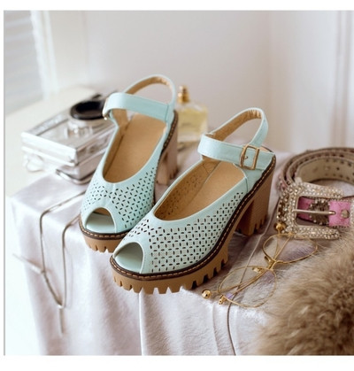 σανδάλια Φρέσκα και άνετα κυρίες με παχιά ήπιο ρεύμα σε διάφορα χρώματα