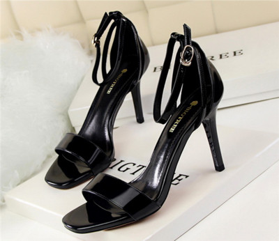 ψηλοτάκουνα παπούτσια Πολύ όμορφες κυρίες - 7 χρώματα