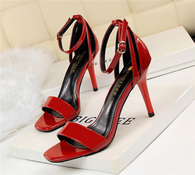 ψηλοτάκουνα παπούτσια Πολύ όμορφες κυρίες - 7 χρώματα