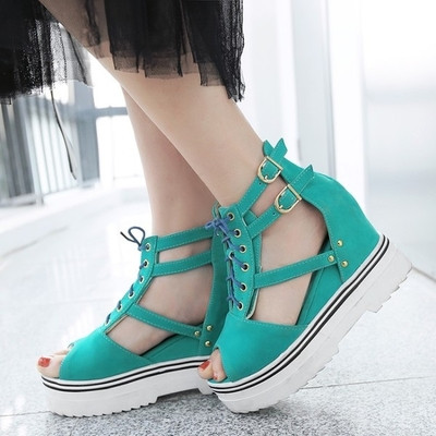 Κομψή πλατφόρμα κυρίες σανδάλια με συνδέσμους και ανθεκτικό εξωτερική σόλα