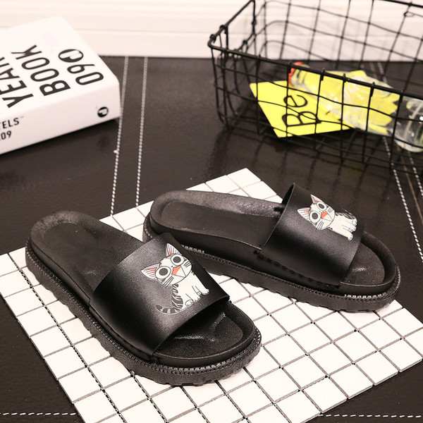 Γυναικείες παντόφλες, κατάλληλες για τη καθημερινή ζωή σε μαύρο και άσπρο, με γατάκι εικόνα