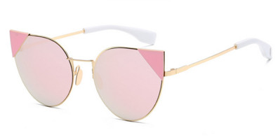 γυαλιά ηλίου Πολλές κομψό γυναίκες με ενδιαφέρουσα μορφή του γυαλιού