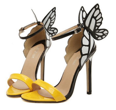 Μεγάλη κυρίες σανδάλια με ενδιαφέρουσα διακόσμηση (ειδώλια σε σχήμα πεταλούδας) - 3 χρώματα