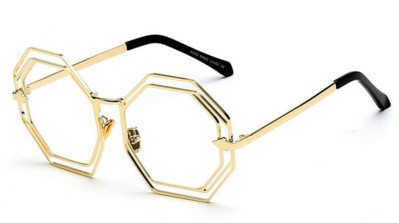 Πολύ ενδιαφέρουσα και πολύ κομψό κυρίες γυαλιά ηλίου με ενδιαφέρον τα γυαλιά