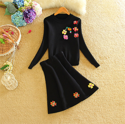 Υπέροχο σετ 2 τεμαχίων με πανέμορφα κεντήματα - 3 χρώματα