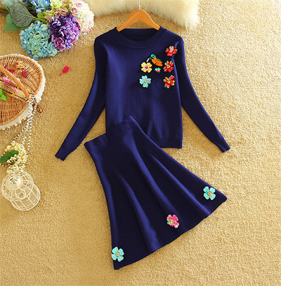 Υπέροχο σετ 2 τεμαχίων με πανέμορφα κεντήματα - 3 χρώματα