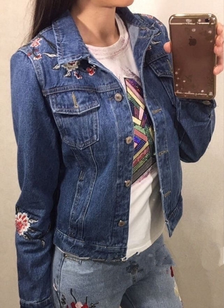 Πολύ κομψό κυρίες τζιν μπουφάν με μοναδικά κεντήματα