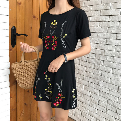 Φρέσκα κυρίες φόρεμα κατάλληλο για καθημερινή μαύρο και καφέ με κέντημα