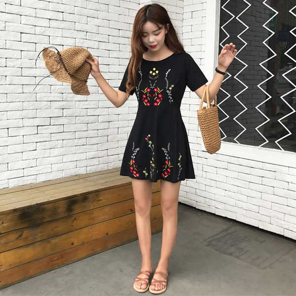 Φρέσκα κυρίες φόρεμα κατάλληλο για καθημερινή μαύρο και καφέ με κέντημα