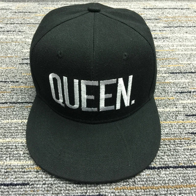 Πολύ κομψό kozrika καπέλο για την ίδια και τον