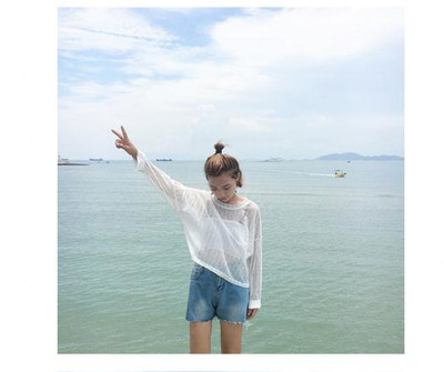 Διαφανές κυρίες μπλούζα κατάλληλο για το καλοκαίρι σε μαύρο και άσπρο