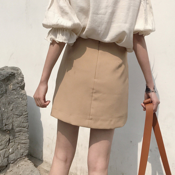 Βοημίας κυρίες φούστα με δεσμούς μαζί σε μπεζ και μαύρο