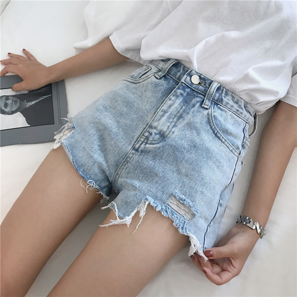 σορτς χαριτωμένο και της μόδας κυρίες με υψηλή μέση και διακόσμηση δαντέλα