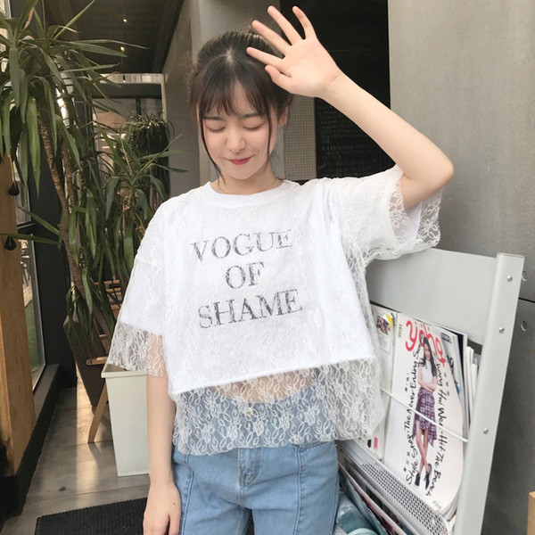 Καλοκαίρι κυρίες μπλούζα με διακόσμηση δαντέλας και επιγραφές σε λευκό και ροζ