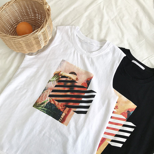 Κυρίες περιστασιακό πουκάμισο με μια εικόνα σε μαύρο και άσπρο