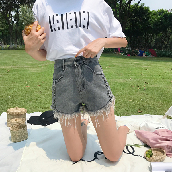 σορτς σύγχρονες γυναίκες σε γκρι χρώμα με διακόσμηση και ψιλοκομμένο