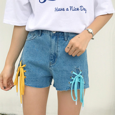 σορτς σύγχρονες γυναίκες με υψηλή μέση και πολύχρωμα δεσμούς