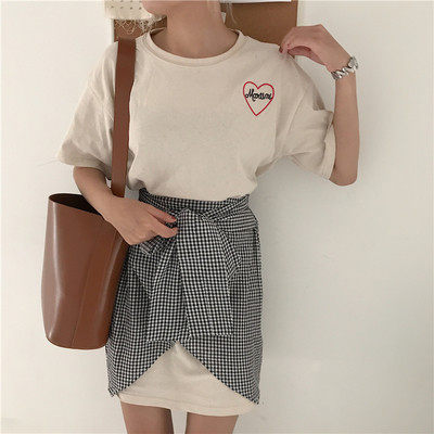 Καθημερινά κυρίες που χιτώνα + καρό φούστα